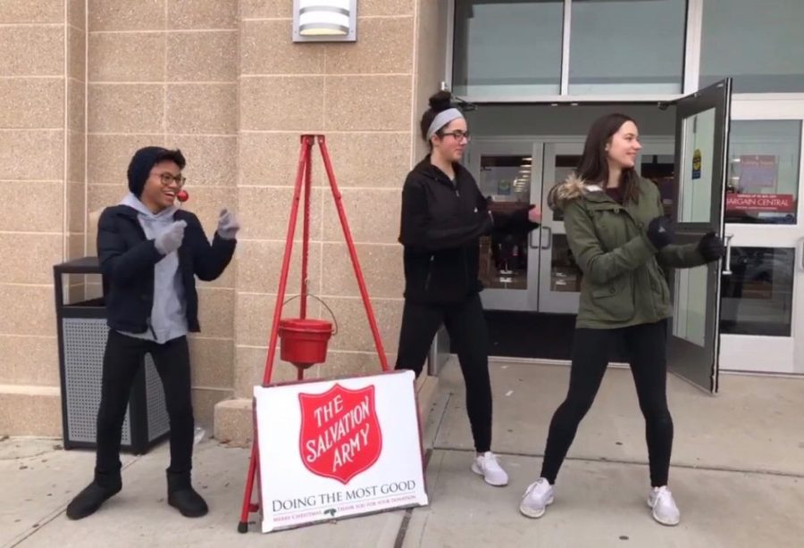Foran+students+volunteering+to+raise+money+for+the+Salvation+Army.