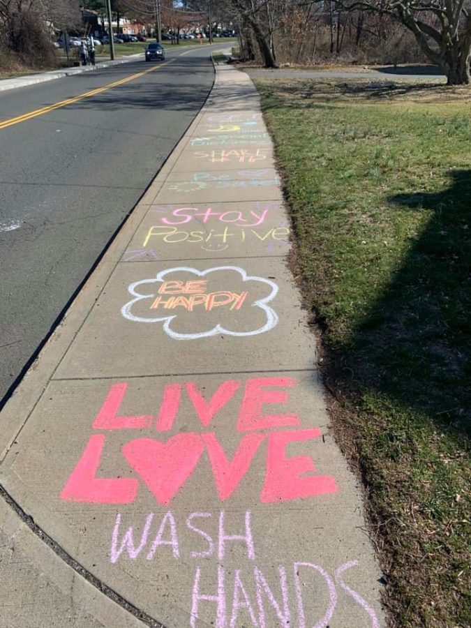 Positive notes written down the sidewalks. Photo courtesy of Alicia Roma, March 22, 2020.