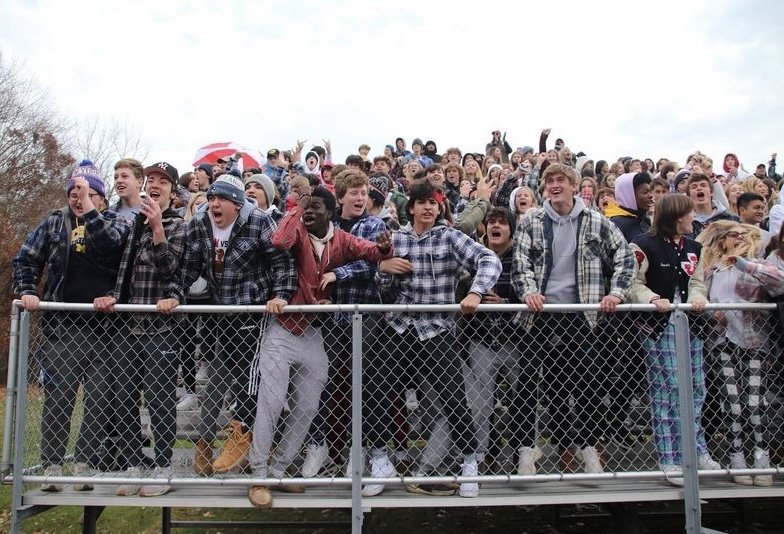 School+Spirit%3A+Seniors%2C+along+with+members+of+all+classes%2C+dress+up+for+the+flannel+Thanksgiving+game%2C+November+25%2C+2021.%0A