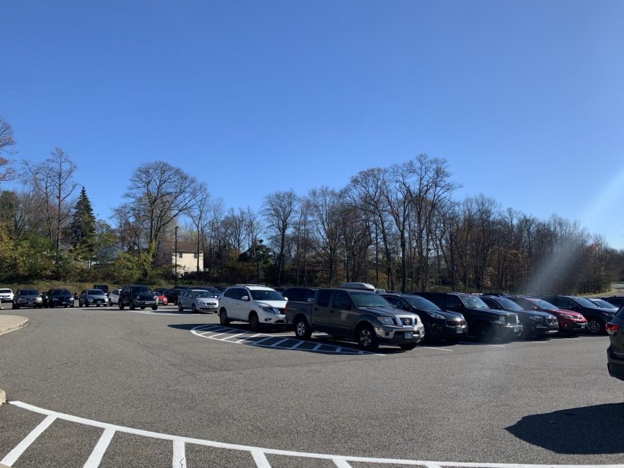 Parking+for+the+Day%3A+Foran+High+students+utilize+the+student+parking+lot+on+school+mornings.+November+14%2C+2022.+