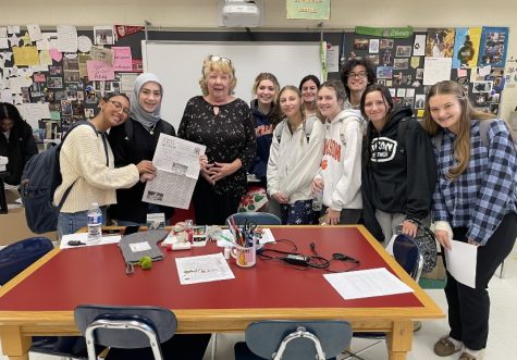 Learning From the Best: Journalism 2 and 3 students meetings with Pam McLoughlin, who has been a journalist for over 40 years, November 28, 2022.