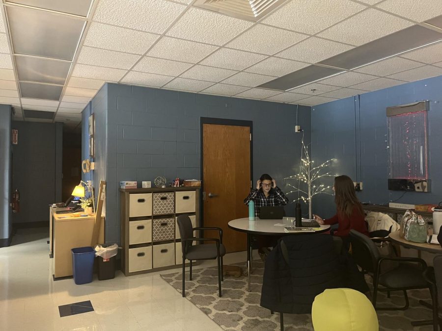  Using Your Resources: The newly added Zen Den is open for use all day at school for some peace and quiet during the day. December 12, 2022. 