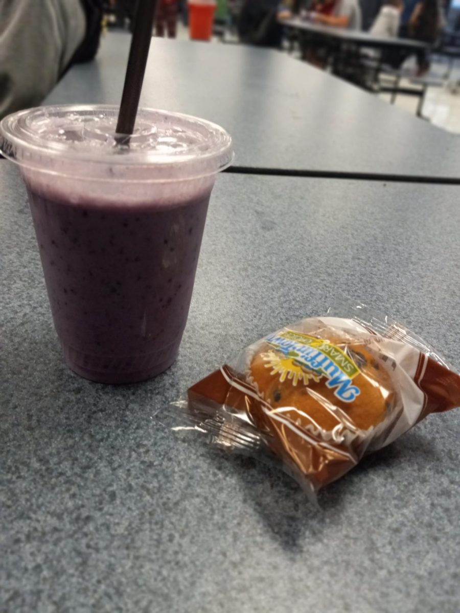  Smoothie and Muffin: A Very Berry Smoothie served with a chocolate chip muffin on October 9, 2023. 