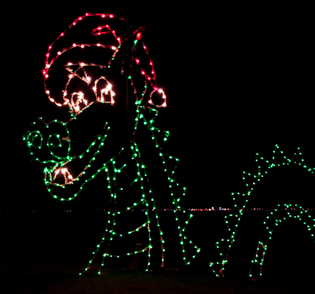 Dragon: Christmas Dragon by versageek is licensed under CC BY-SA 2.0. 