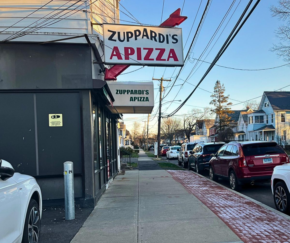 Across Towns: In 1934, Dominic Zuppardi moved his bakery from New Haven to West Haven, CT, carrying his New Haven Style pizza across towns. Many New Haven pizza establishments were opened in the early 20th century, showing the rich history of the business.
