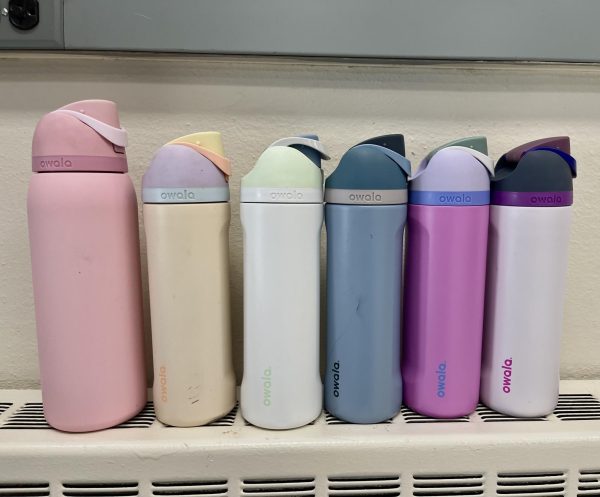 Owala: Different colors and sizes of students water bottles. February 25, 2025. Photo courtesy: Eva Fernandes