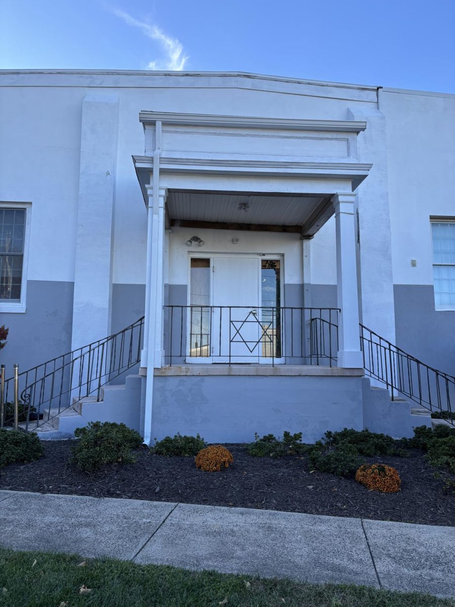 Yom Kippur: The members of the synagogue make it a priority to take care of the beautiful plants placed on their property. October 9, 2025. Photo courtesy: Tiffany Wilson (Milford Hebrew Congregation of Woodmont).