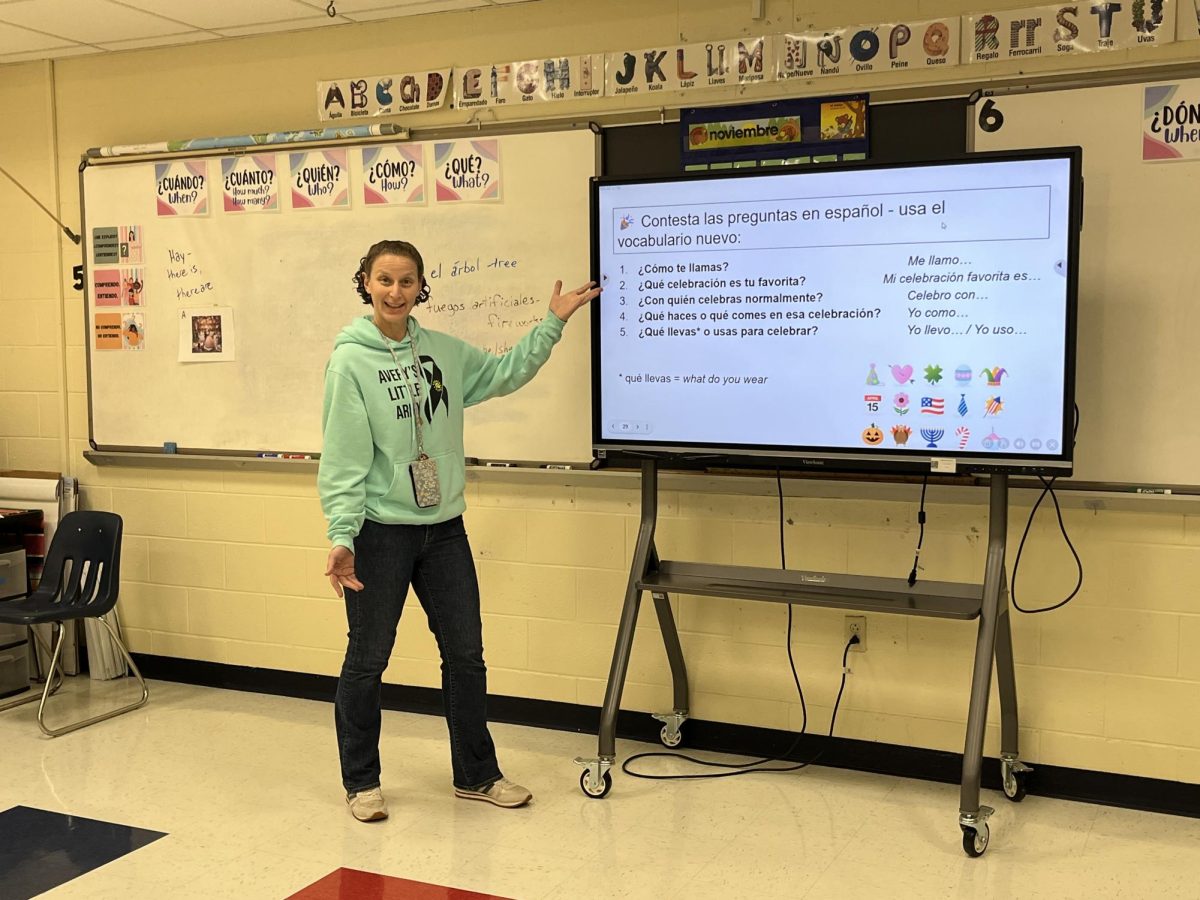 In Action: Einstein teaching students Spanish 2 students, November 14, 2025. Photo courtesy: Jack Laird.